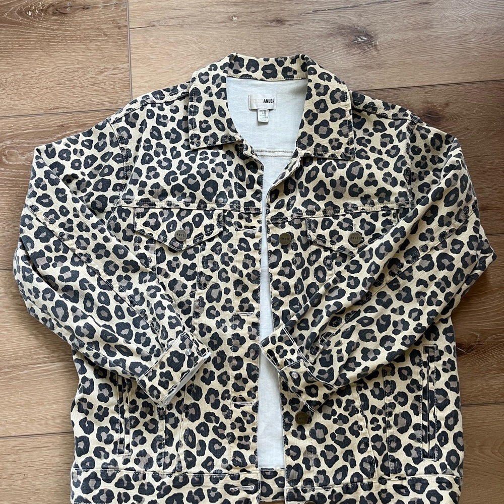 Perfect condition. Worn once or twice 
Size medium